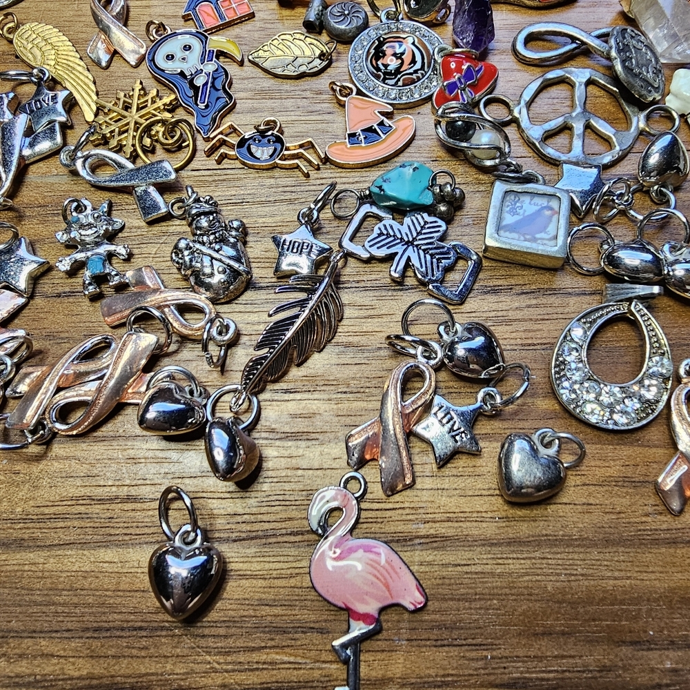 Small Pendants And Charms Lot For Necklaces Or Bracelets Jewelry Making Crafting - Picture 5 of 14